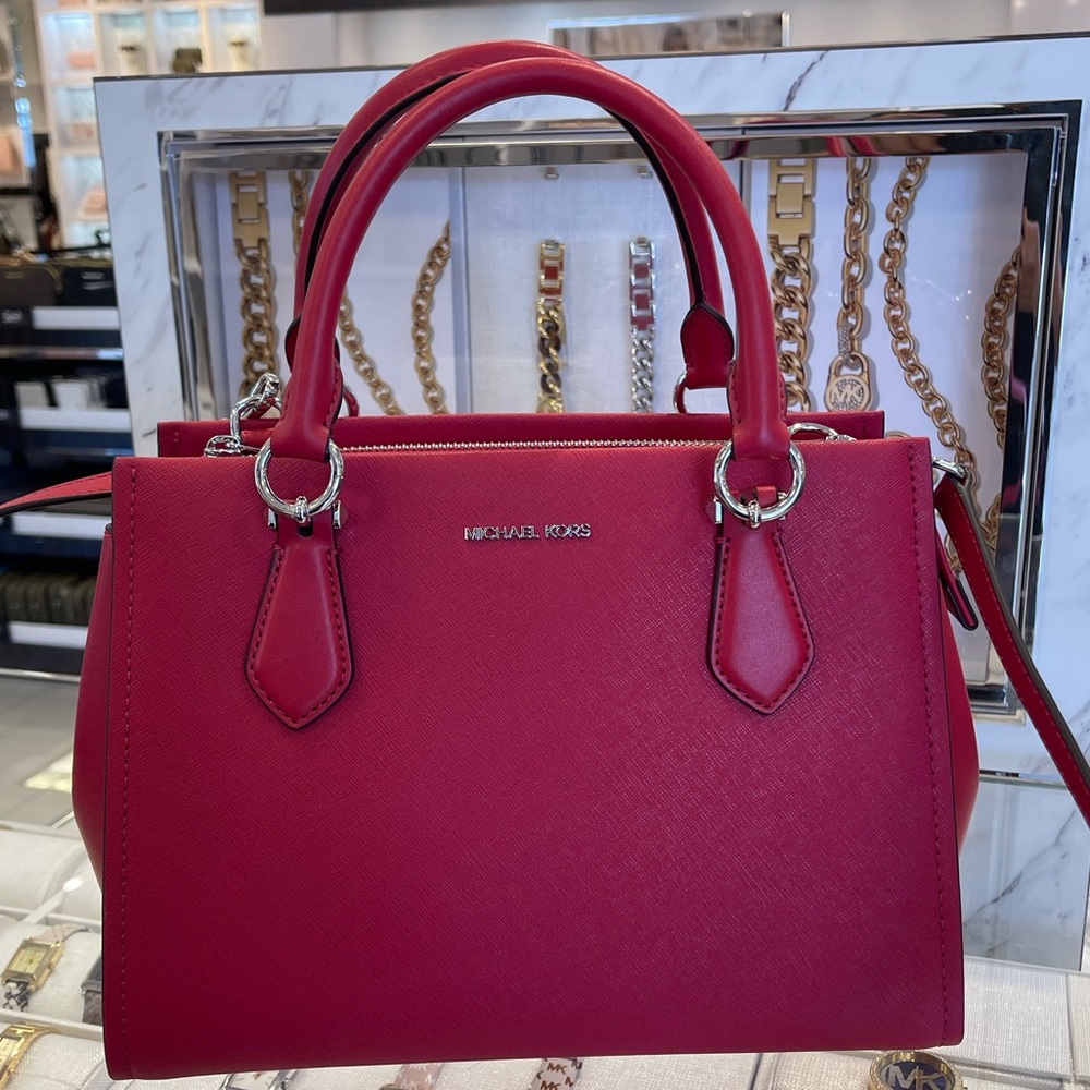MICHAEL KORS Marilyn Medium Signature Logo Tote Bag
Dark Raspberry
NWT - Picture 2 of 16